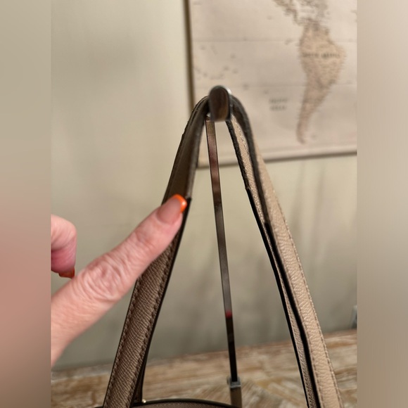 Michael Kors Voyager Tote Bag - Picture 16 of 16